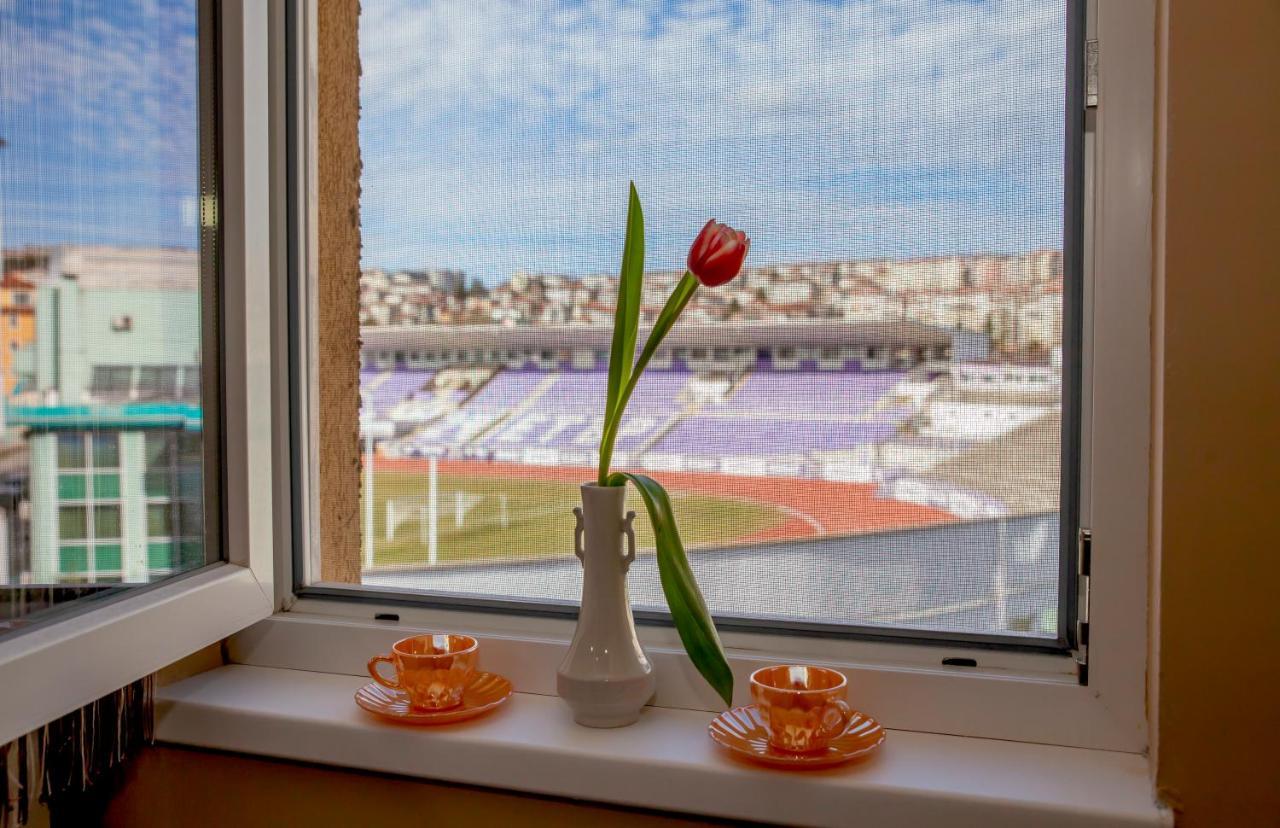 Stadium Apartments Veliko Tărnovo Exteriör bild