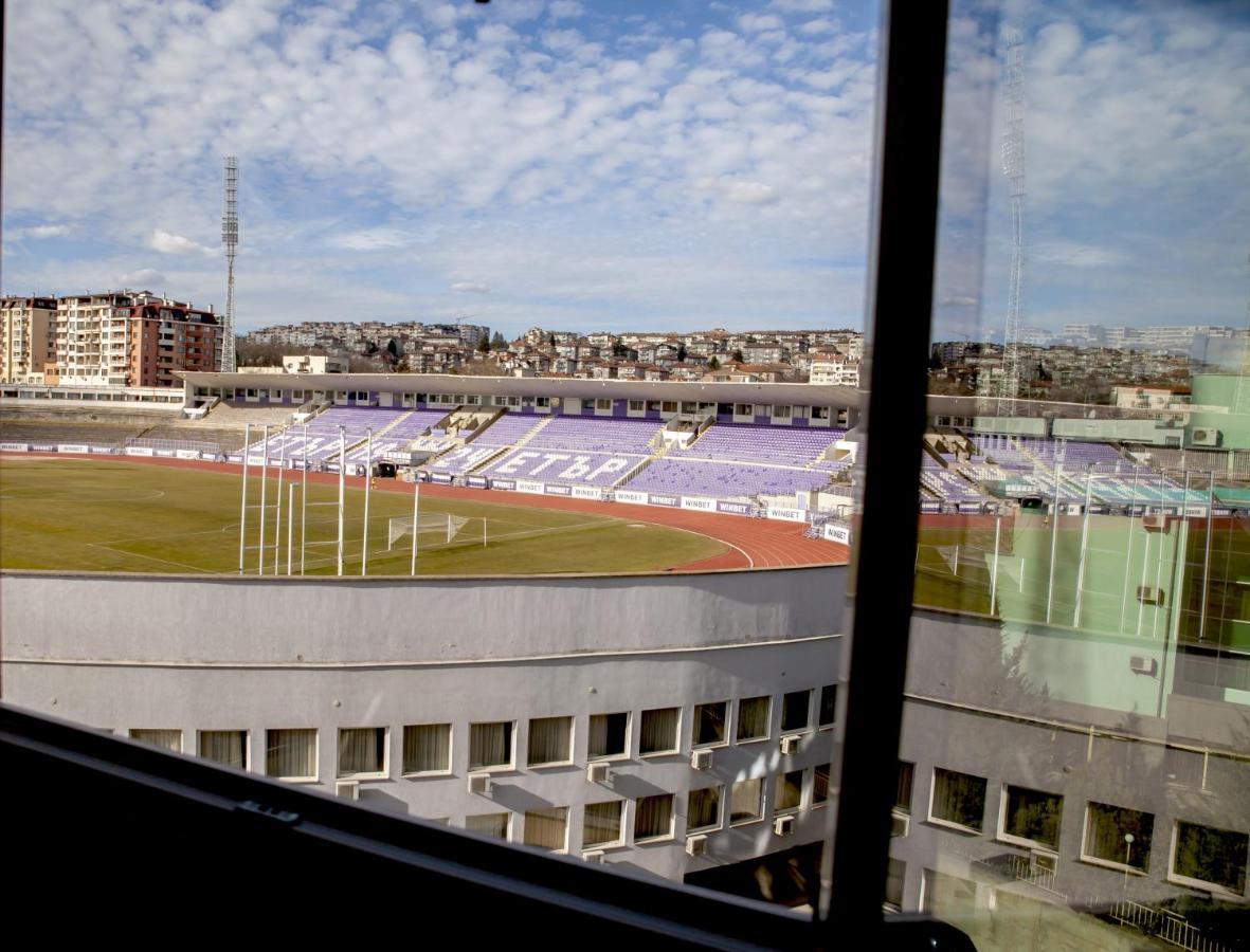 Stadium Apartments Veliko Tărnovo Exteriör bild